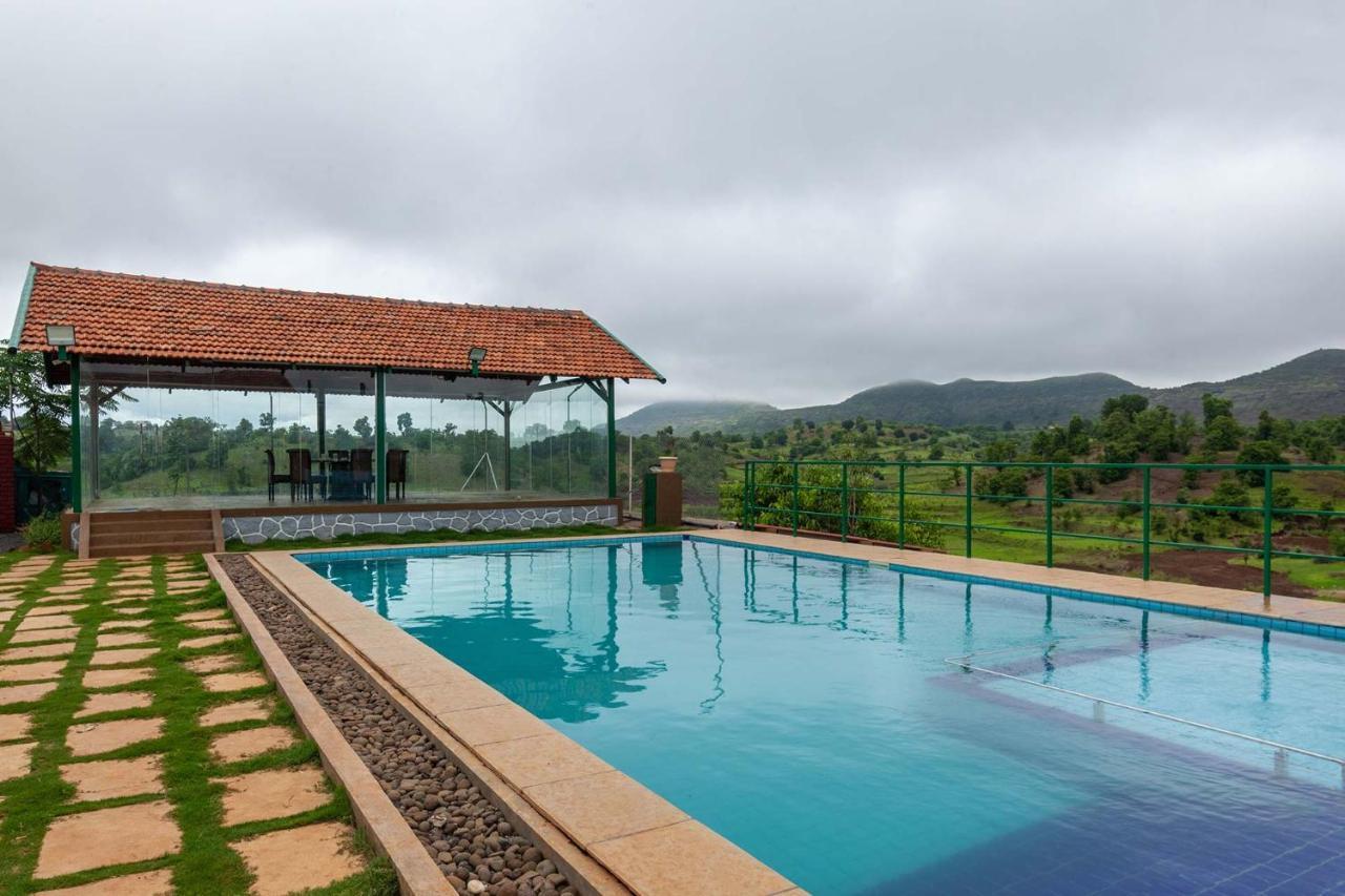 Stayvista'S Ficus Farms - Mountain-View Haven With Rustic Artsy Interiors, Outdoor Pool, Glasshouse, Home Theatre & Karaoke Delight Igatpuri Exteriér fotografie