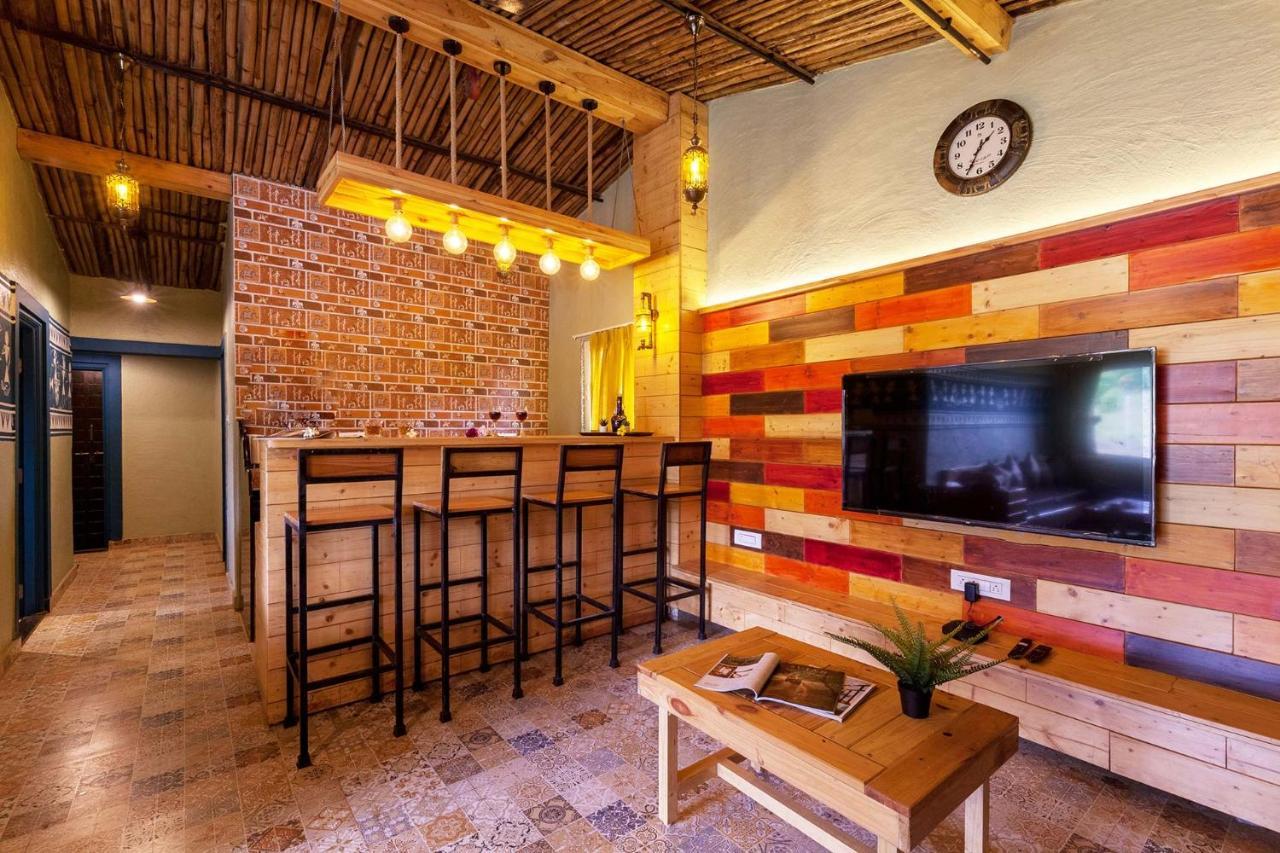 Stayvista'S Ficus Farms - Mountain-View Haven With Rustic Artsy Interiors, Outdoor Pool, Glasshouse, Home Theatre & Karaoke Delight Igatpuri Exteriér fotografie