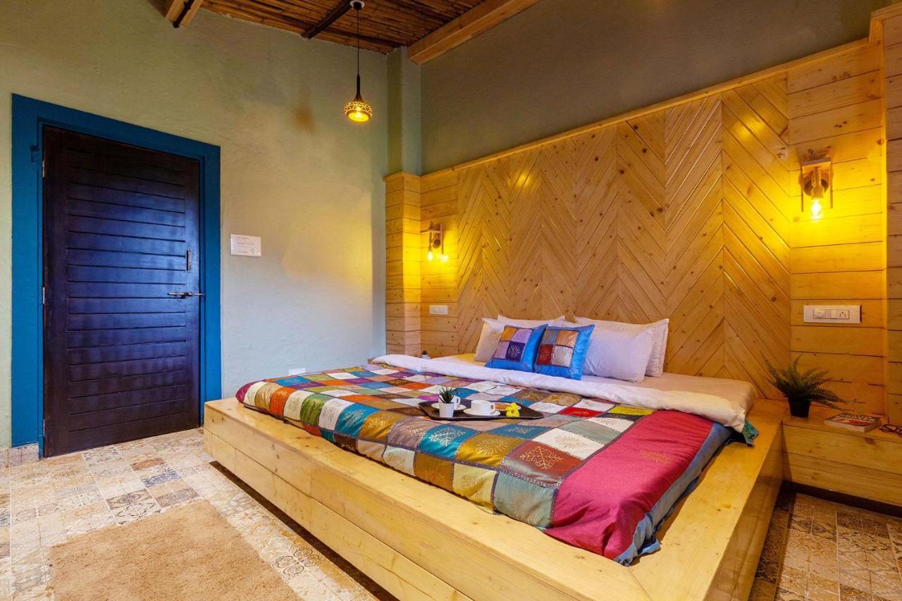 Stayvista'S Ficus Farms - Mountain-View Haven With Rustic Artsy Interiors, Outdoor Pool, Glasshouse, Home Theatre & Karaoke Delight Igatpuri Exteriér fotografie