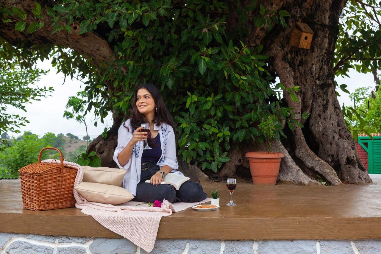Stayvista'S Ficus Farms - Mountain-View Haven With Rustic Artsy Interiors, Outdoor Pool, Glasshouse, Home Theatre & Karaoke Delight Igatpuri Exteriér fotografie