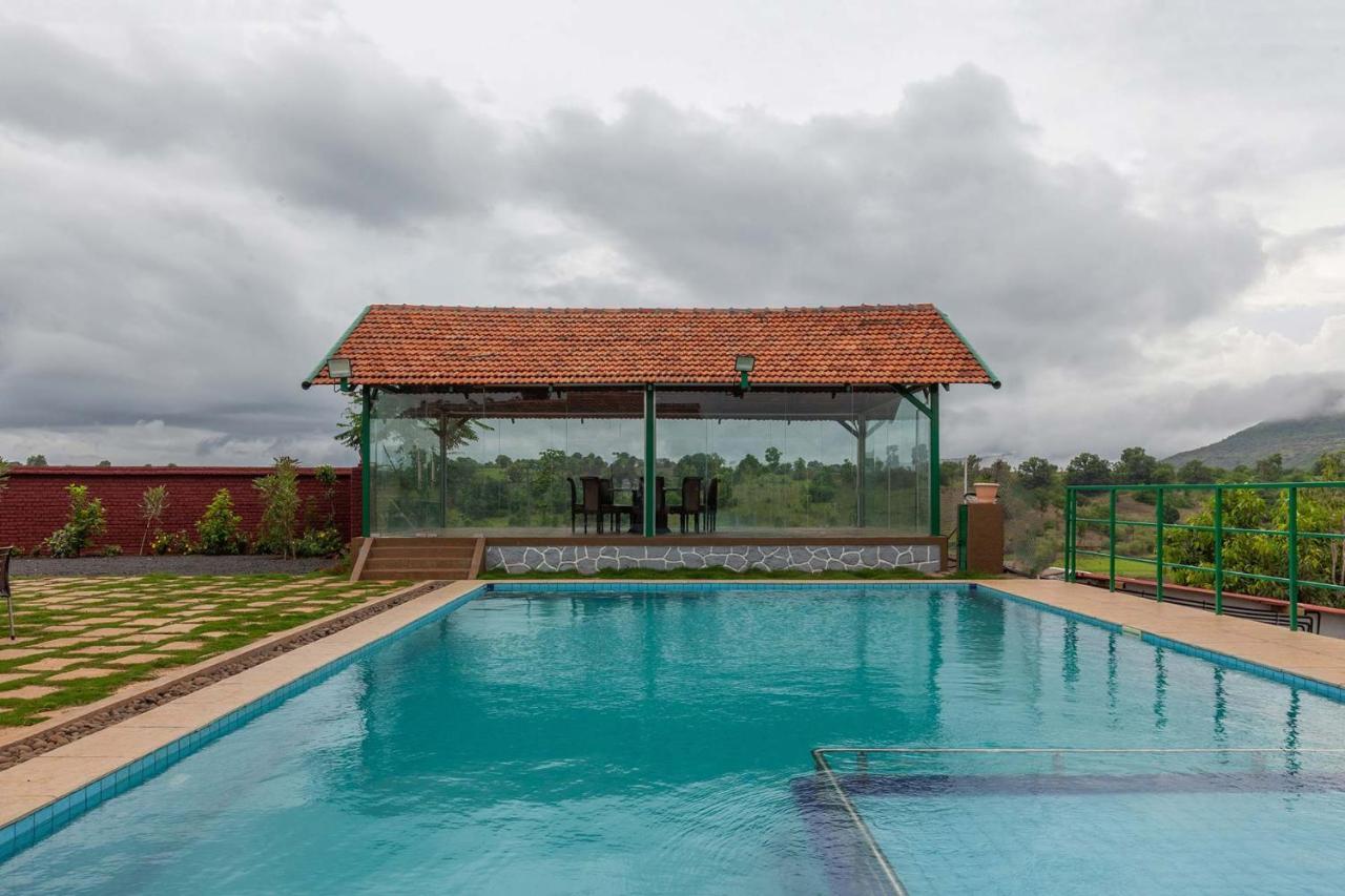 Stayvista'S Ficus Farms - Mountain-View Haven With Rustic Artsy Interiors, Outdoor Pool, Glasshouse, Home Theatre & Karaoke Delight Igatpuri Exteriér fotografie