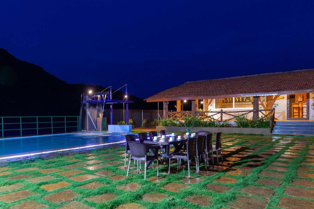 Stayvista'S Ficus Farms - Mountain-View Haven With Rustic Artsy Interiors, Outdoor Pool, Glasshouse, Home Theatre & Karaoke Delight Igatpuri Exteriér fotografie